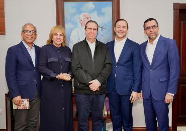 Video | La Comisión del PLD conformada para trabajar el Protocolo de Aspirantes Presidenciales se reúne con Francisco Javier García