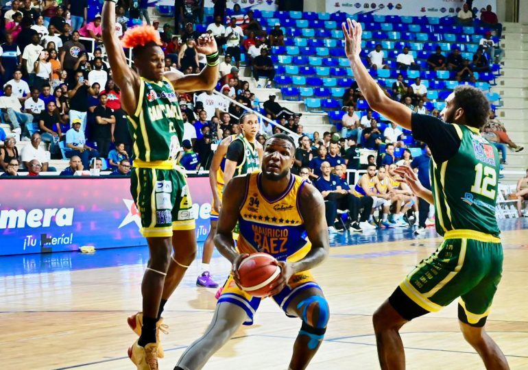 Mauricio Báez pone en “jaque mate” a San Carlos y se pone a un triunfo de su corona 11 en el TBS Distrito 2025