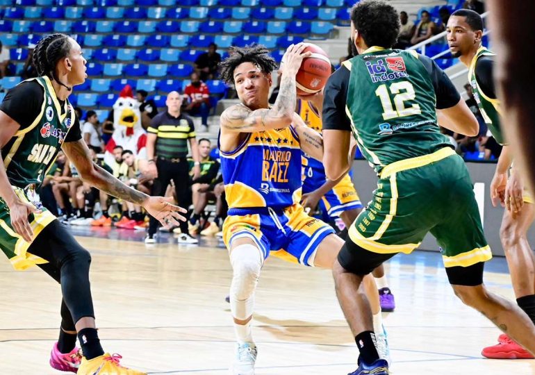 Mauricio Báez reacciona ante San Carlos y empata la serie final 1-1 en el TBS Distrito 2025
