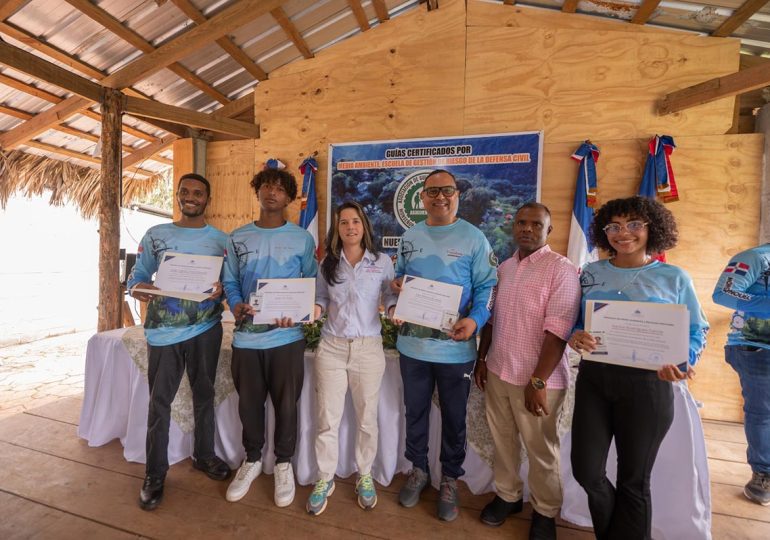 Medio Ambiente gradúa 28 guías ecoturísticos en Loma de Blanco, Bonao