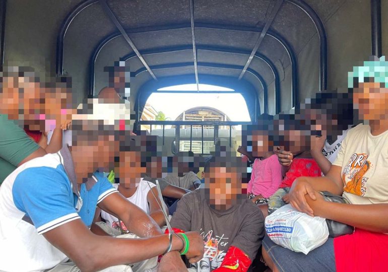 Migración, ERD, PN y Cesfront detienen 905 nacionales haitianos, deportan a 802