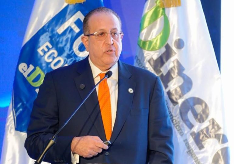 Ministro Magín Díaz reafirma compromiso con el aumento y la eficiencia de la inversión pública