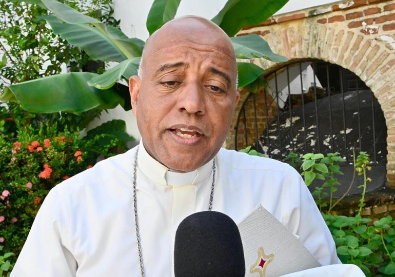 Video | Obispos respaldan propuesta de Omar Fernández para reducir impuestos a salarios de 720 mil trabajadores