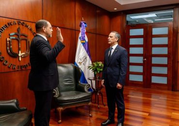 Presidente de la Suprema juramenta a Rodolfo Valentín como director de la Defensa Pública por un nuevo período de seis años