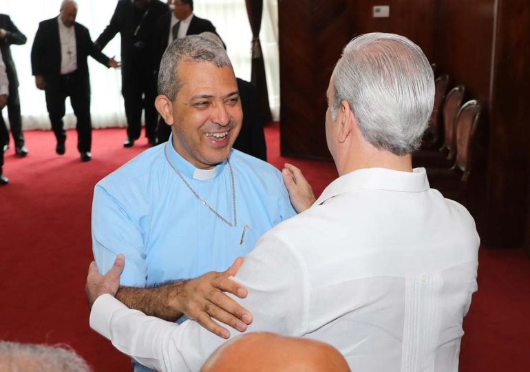 Video | Presidente Abinader sostiene almuerzo con la Conferencia del Episcopado Dominicano