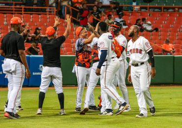 Toros se imponen a Leones con jonrones de Noel y Jiménez