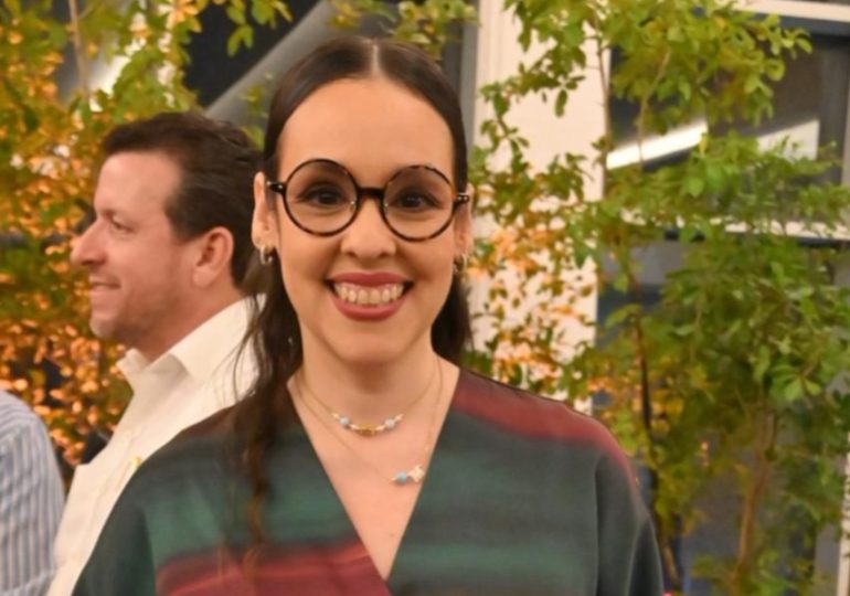 María Elisa Holguín López pone en circulación su más reciente obra literaria