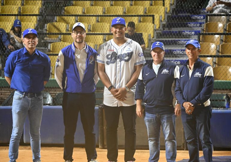 Video | Samuel Basallo dispuesto a jugar en la primera base con el Licey