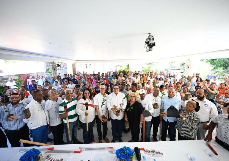 Senador Daniel Rivera inicia jornadas de gestión comunitaria “500x500” en Villa González