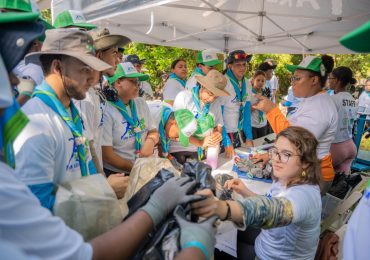 República Dominicana se consolida como referente ambiental con la jornada “Plogging Salvando los Manglares 2025” en Nigua