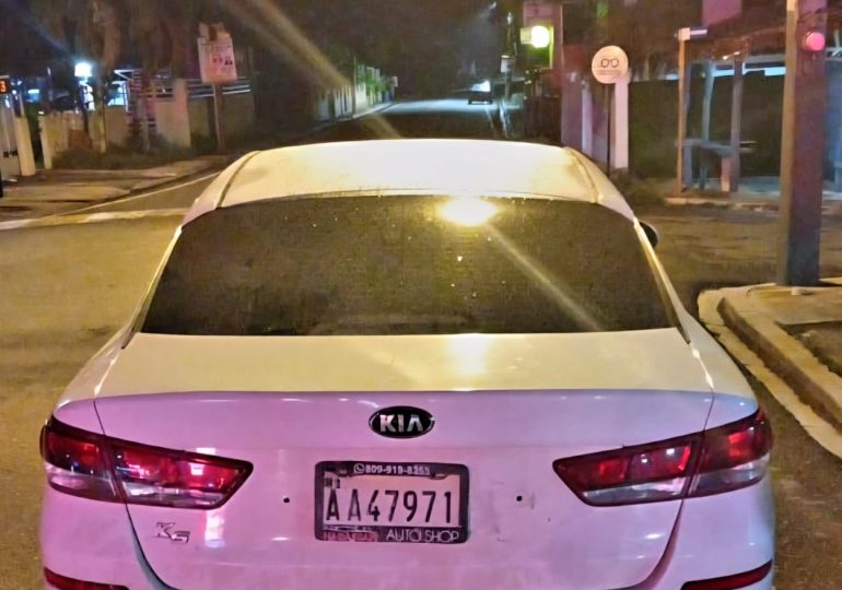 Ejército detiene vehículo con tres ciudadanos haitianos y 13 pasaportes en operativo en Santiago de la Cruz de Dajabón