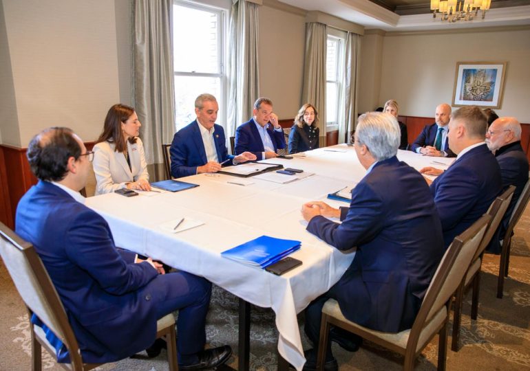 Presidente Abinader inicia agenda en San José con reunión bilateral junto al CEO de Mysilicon Compass Ian Steff