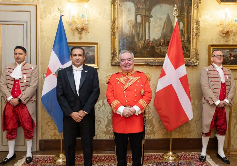 Embajador Víctor Suárez Díaz presenta cartas credenciales ante la Soberana Orden de Malta