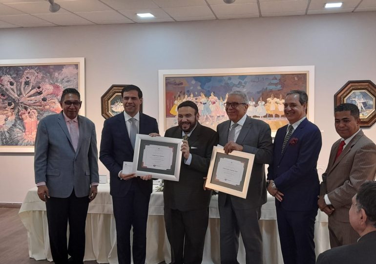 Ministerio de Cultura entrega premios anuales de Literatura e Historia