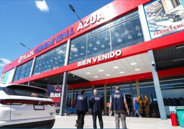 Aduanas interviene dos tiendas del sector asiático en Azua por subvaluación y evasión fiscal