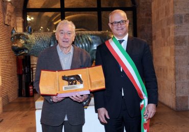 Robert de Niro celebra sus raíces italianas durante un homenaje en Roma