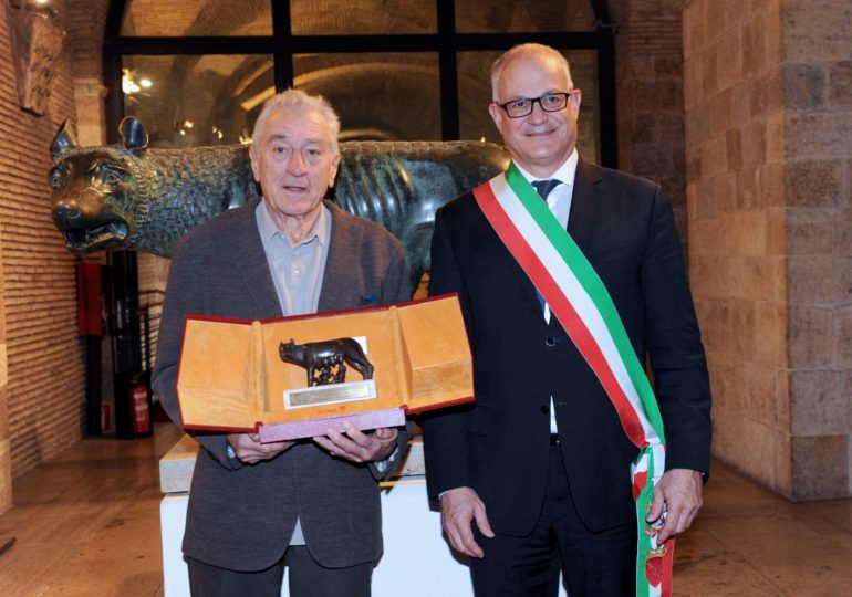 Robert de Niro celebra sus raíces italianas durante un homenaje en Roma