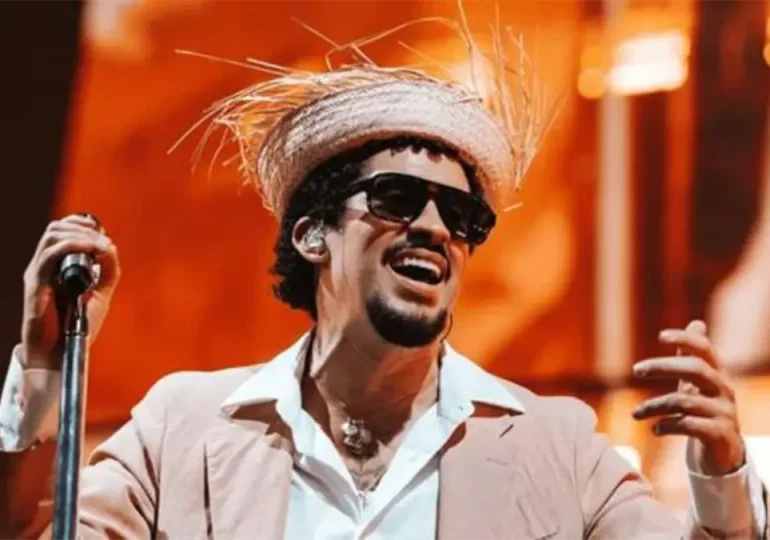 Bad Bunny se tira a la Zona Colonial