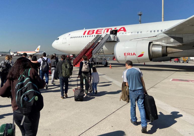 Iberia cancela sus vuelos comerciales a Venezuela por la situación en ese país