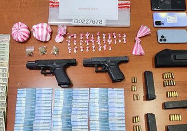 Video | DNCD captura en Santiago reconocido microtraficante con drogas y dos pistolas