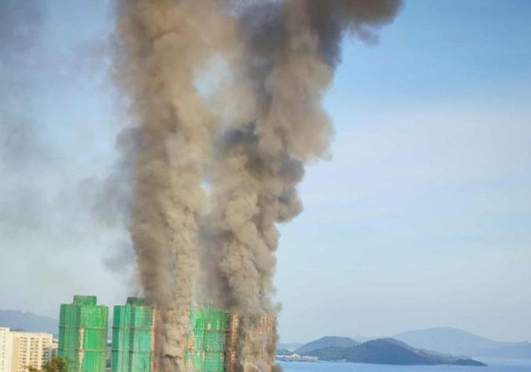 Xi expresa condolencias por las víctimas del incendio en Hong Kong con al menos 13 muertos