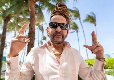 Video: Toño Rosario celebra su cumpleaños agradeciendo a Dios y a sus fanáticos