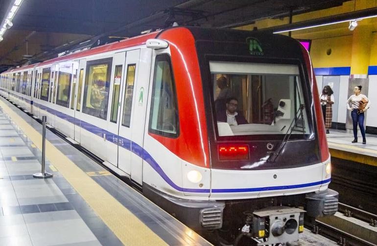 Avería en estación María Montez genera retrasos en el Metro