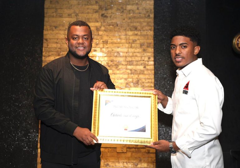 ‘Actívate con el Negro’ celebra ocho años de trayectoria con reconocimiento en Premios La Flor