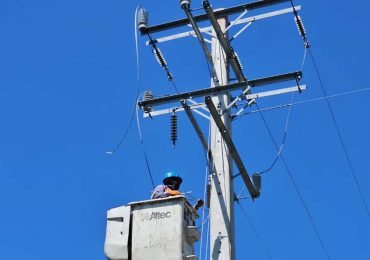 Edenorte fortalece redes eléctricas y sistema de alumbrado en el Noroeste del país