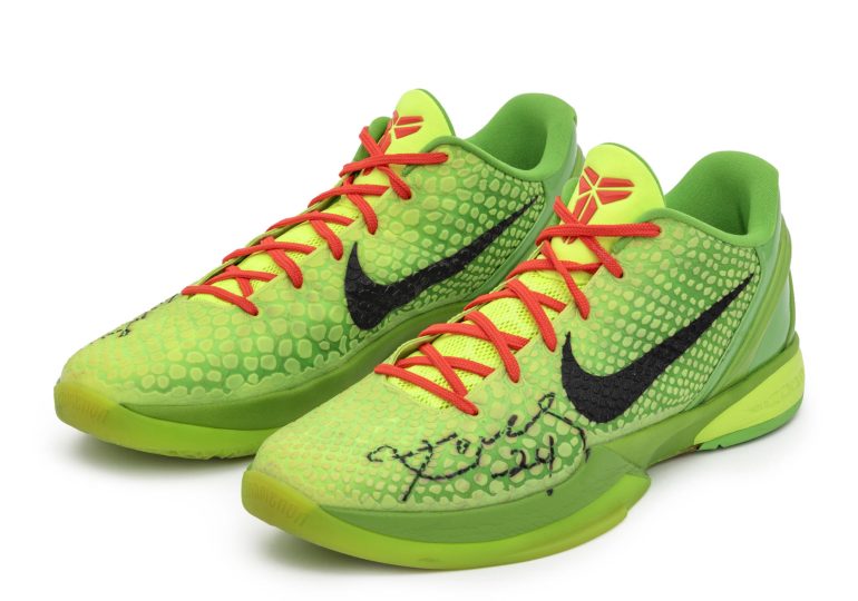 Subastan por 10 millones de dólares las zapatillas de Kobe Bryant en juego de Navidad 2010