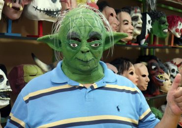 Video | Las caretas: un arte que da rostro al adiós en Ecuador cada fin de año