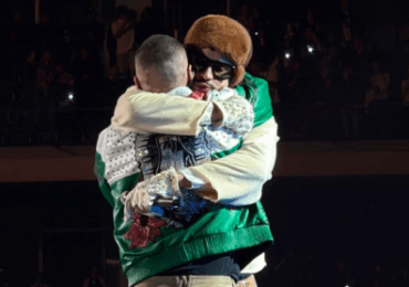 Bad Bunny y J Balvin sellan su reconciliación en histórico concierto en México