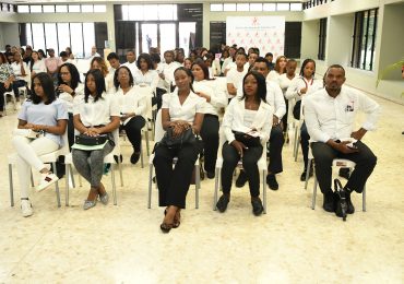 Centro de Integración Familiar gradúa a más de 3,700 personas en 2025