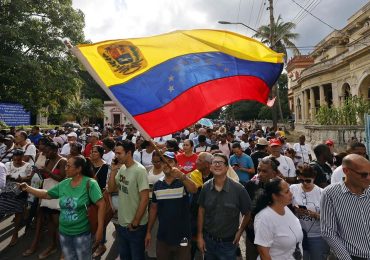 Cientos de cubanos expresan su respaldo a Venezuela en medio de las tensiones con EE.UU.