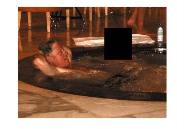 Clinton en un jacuzzi, fiestas con Jagger y Jackson figuran en archivos Epstein