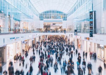 Latinoamérica acelera su consumo y adopta la IA generativa mientras redefine sus prioridades de compra