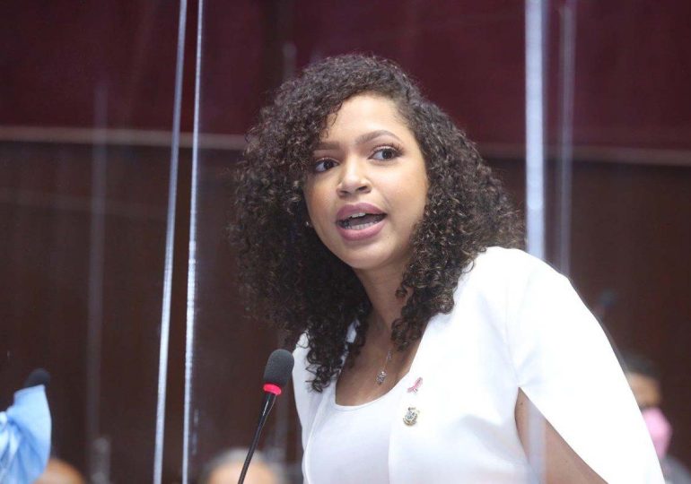 Juliana O'Neal: “En SeNaSa se robaron tratamientos y oportunidades de vivir”