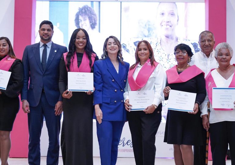 Dirección de Desarrollo Social Supérate gradúa 932 “Mujeres SUPEREmprendedoras”