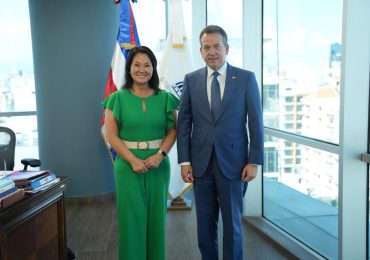 Ministro Ito Bisonó sostiene encuentro con Keiko Fujimori para abordar temas de desarrollo y fortalecimiento democrático