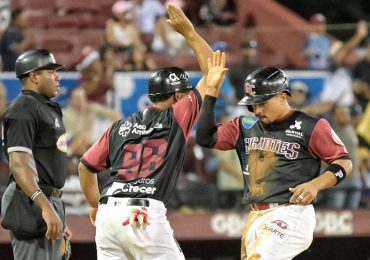 Gigantes ganan tercer juego seguido al imponerse al Licey