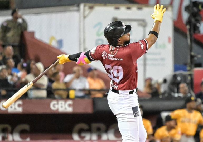Gigantes superan 7-3 a las Águilas con poder de Kelvin Gutiérrez