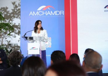 Embajadora de los EE. UU. resalta seguridad, fortaleza y prosperidad compartidas con RD