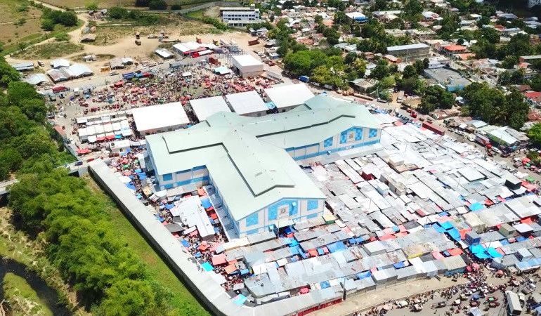 Declaran en estado de emergencia mercado fronterizo de Dajabón por participación masiva de haitianos