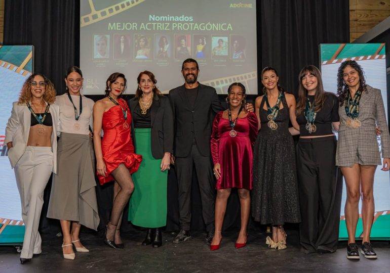 Premios La Silla 2025: nominados reciben medallas en cóctel de celebración