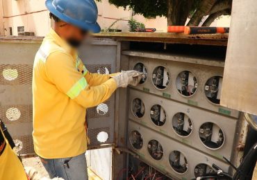 Edeeste llama a denunciar brigadas contratistas que cobren dinero para brindar servicio eléctrico