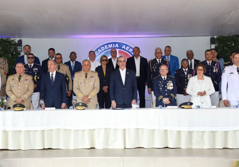 Abinader encabeza vigésima cuarta graduación de 40 nuevos cadetes de la Fuerza Aérea Dominicana