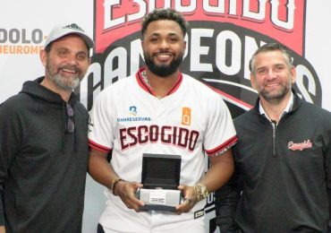 Video | Escogido realiza ceremonia de entrega de anillos de campeones