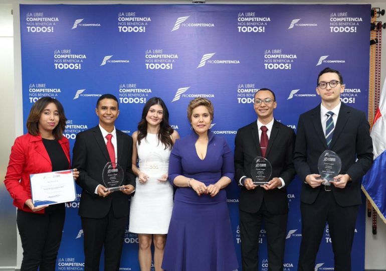 ProCompetencia premia a estudiantes y profesionales en su concurso nacional de ensayos