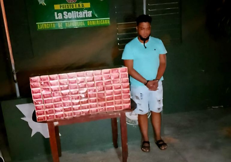 Ejército ocupa 30,000 cigarrillos ilícitos y detiene a un hombre durante operativo en Montecristi