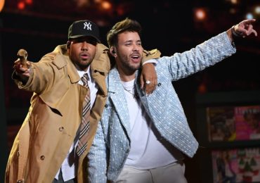 Se calentó el escenario: Romeo Santos y Prince Royce juegan con una gira histórica